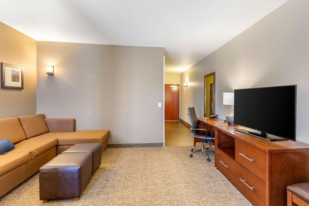 Mainstay Suites Near Denver Downtown Room photo