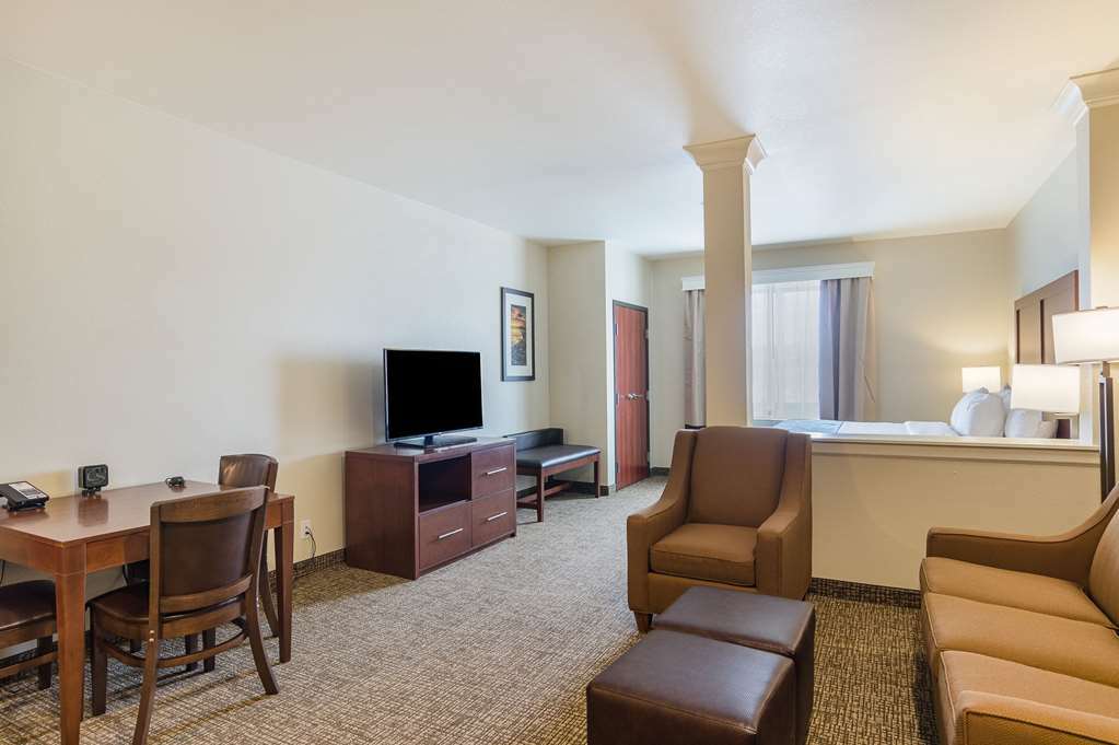 Mainstay Suites Near Denver Downtown Room photo